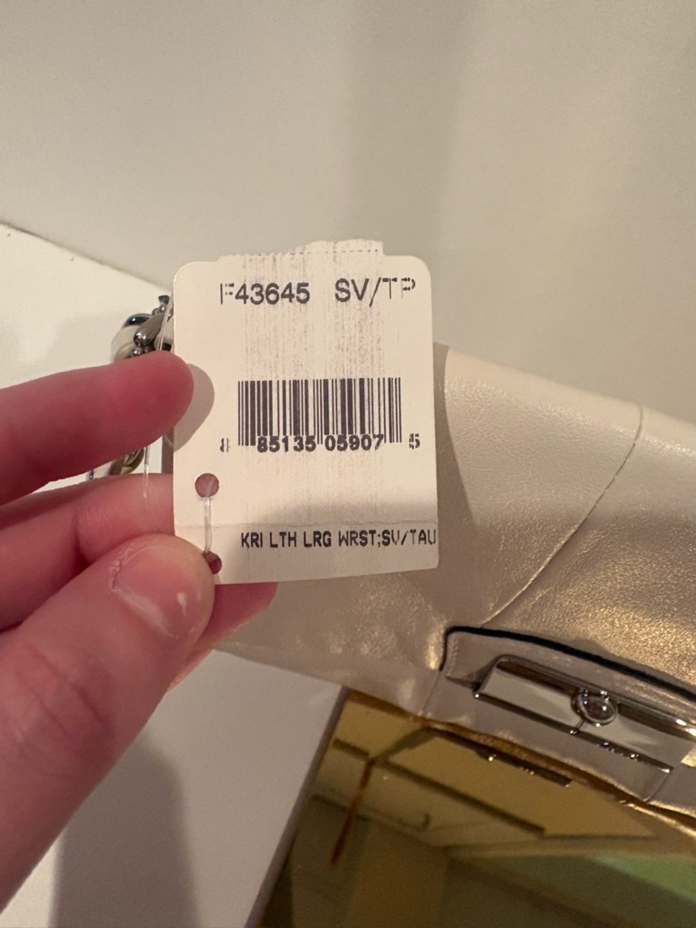 NWT coach off white leather large wristlet - Picture 2 of 8